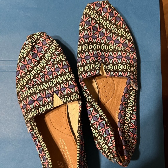 Gorgeous Toms, women's size 8 - Picture 2 of 6